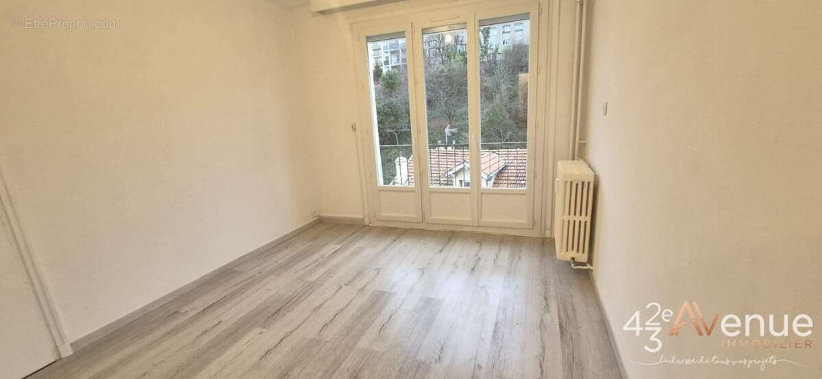 Appartement à SAINT-ETIENNE