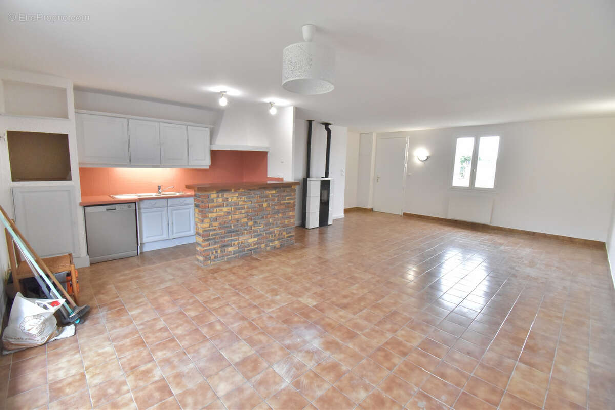 Maison à MONTBEUGNY