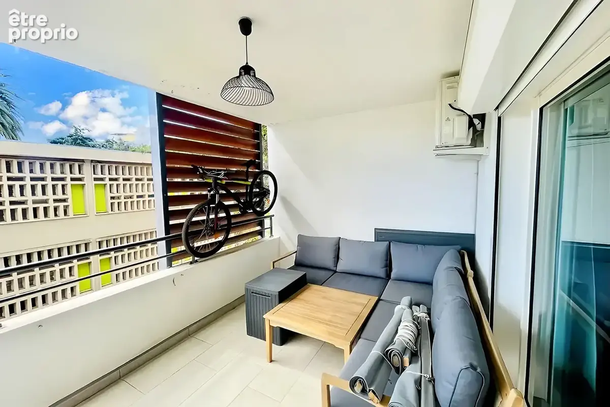 A VENDRE - Saint-Denis centre - Appartement T2 rénové en excellent état - photo 3