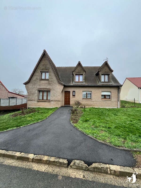 Maison à CREVECOEUR-SUR-L&#039;ESCAUT