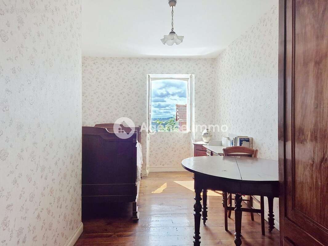 Maison à VIELLESEGURE