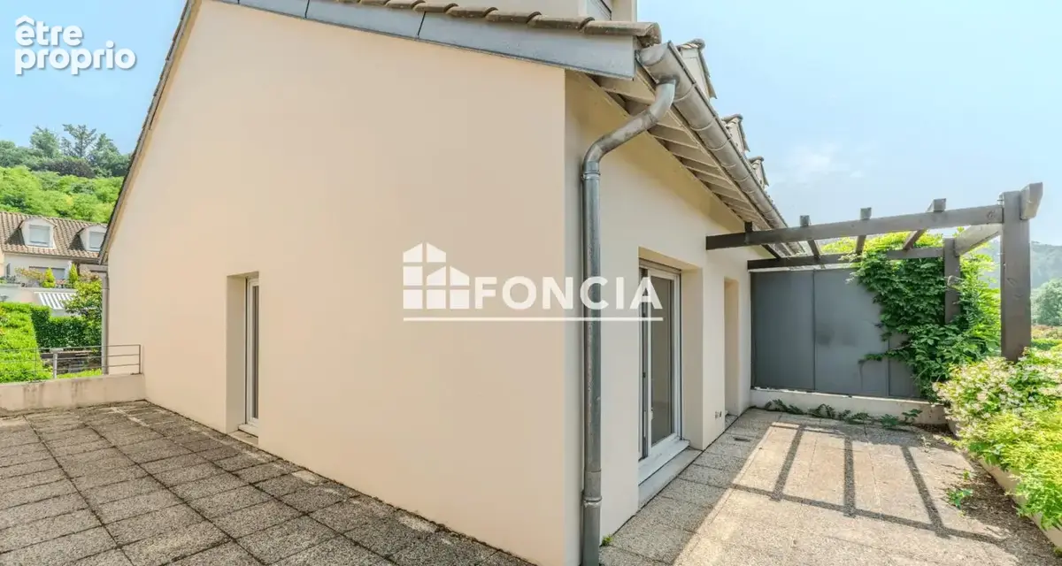 Appartement à FONTAINES-SUR-SAONE