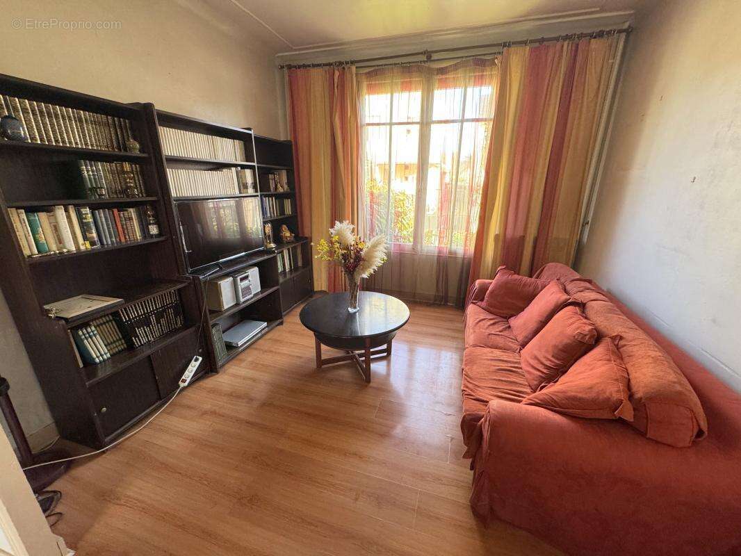 Maison à LE BLANC-MESNIL