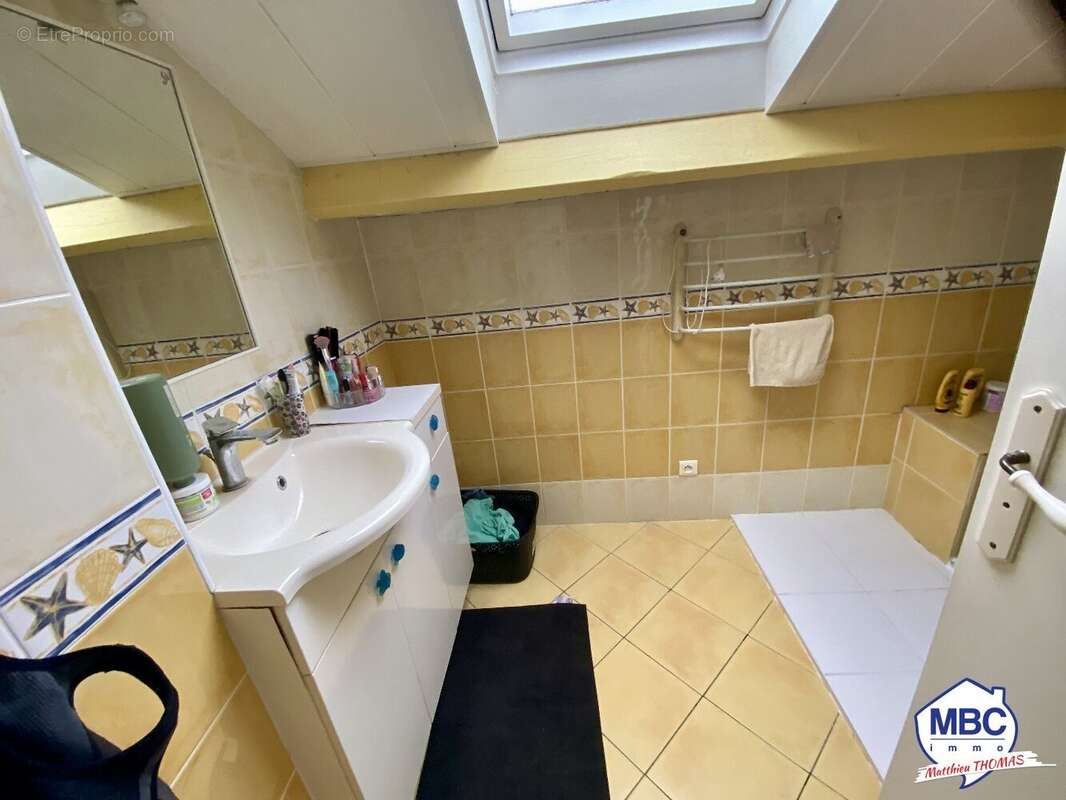 Maison à MONTREVAULT