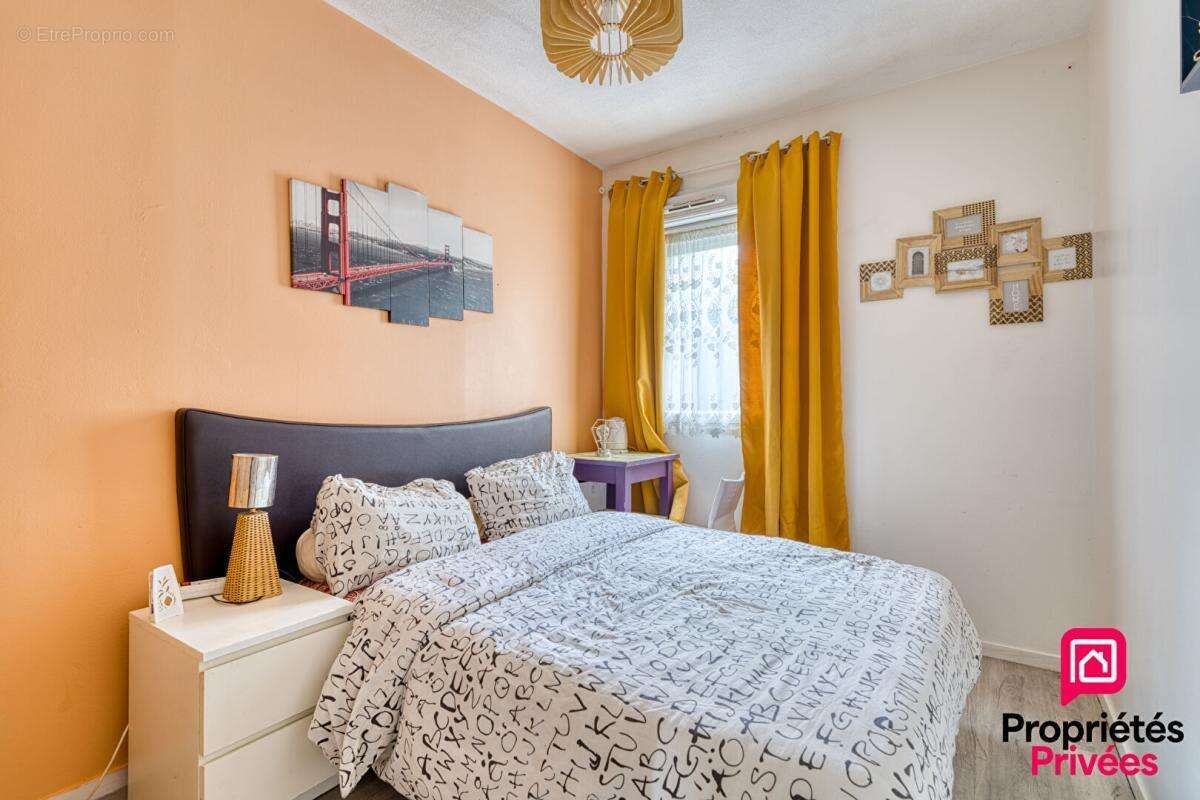 T4 traversant, lumineux avec balcon - Garage fermé possible - photo 4