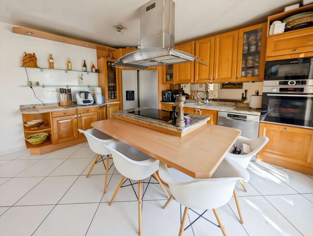 Maison à LES CLAYES-SOUS-BOIS