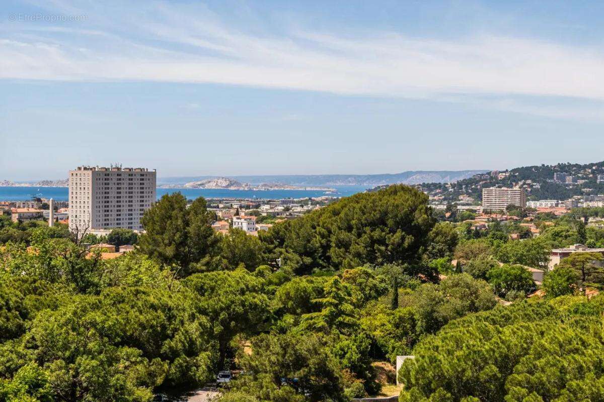 Appartement T3 de 70 m² à Marseille Mazargues - photo 2