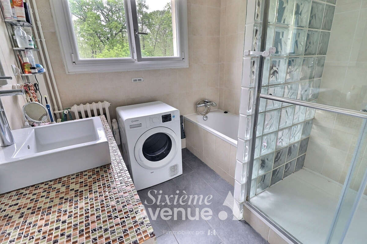 Appartement à VILLE-D'AVRAY