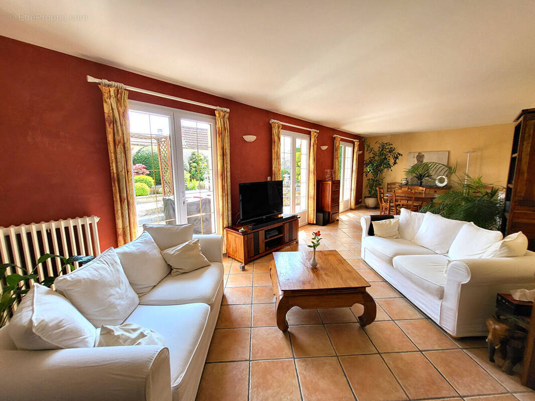 Maison à NEAUPHLE-LE-VIEUX