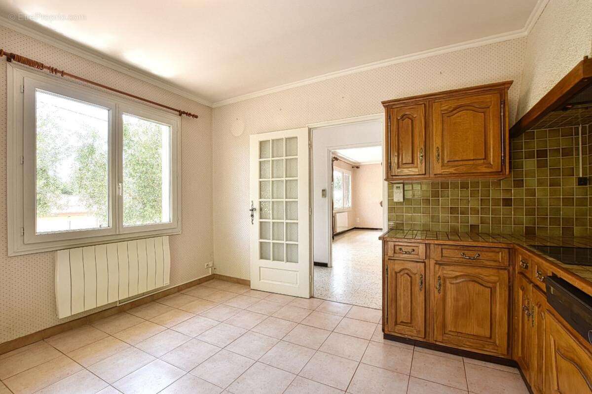 À 5 minutes de Gignac, villa de plain-pied dans un environnement paisible !!! SOUS OFFRE D'ACHAT ACCEPTÉE !!! - photo 5