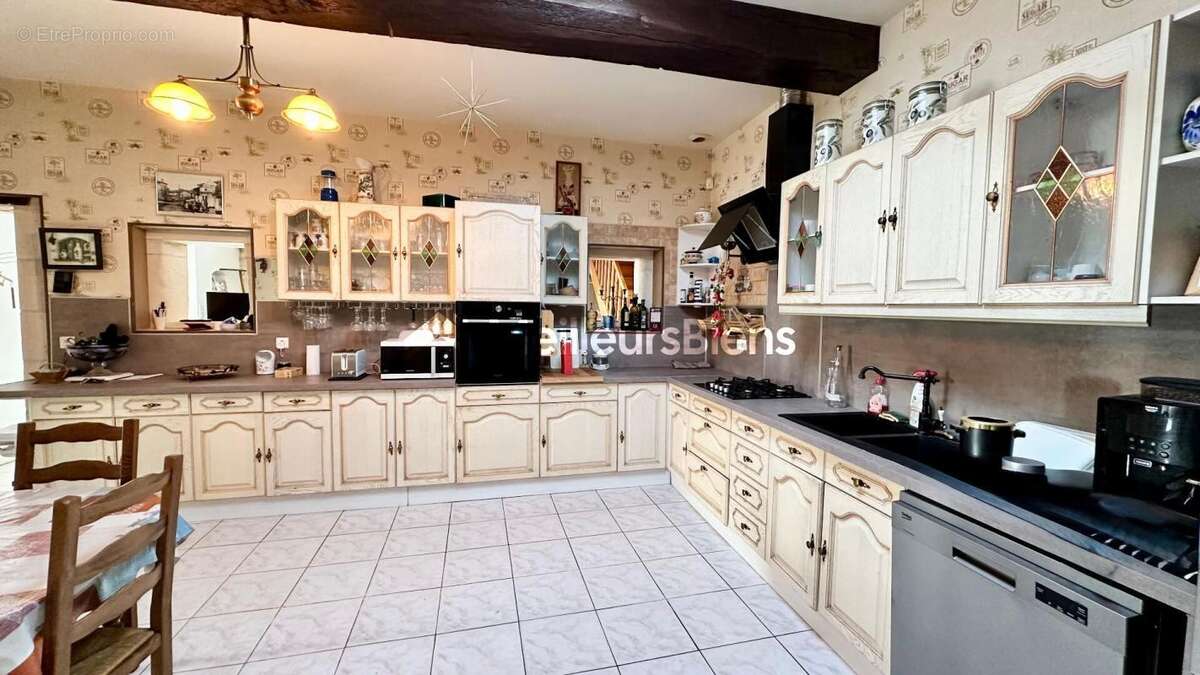 Maison à SAINT-ROMAIN-DE-BENET