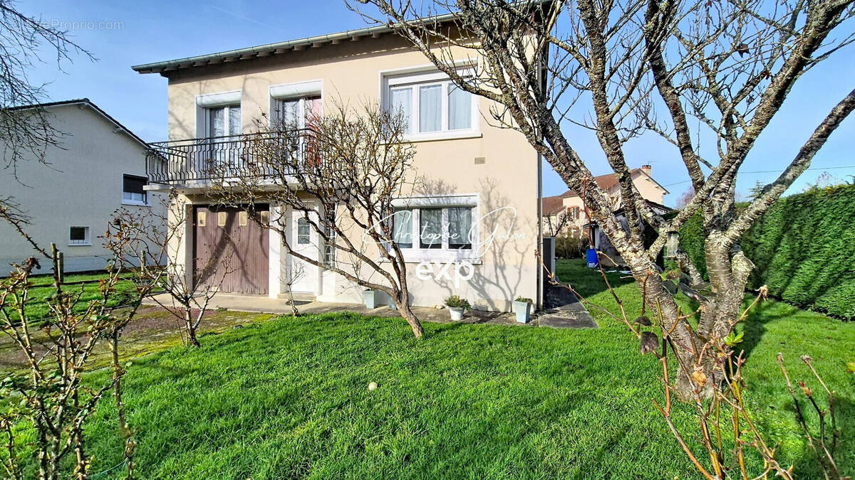 Maison à PEYRAT-DE-BELLAC