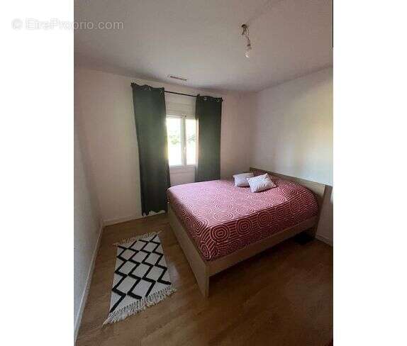 Maison 105 m² à La Salvetat-Saint-Gilles  - photo 8