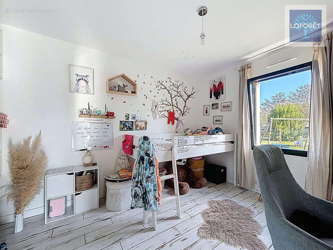 Maison à AMBARES-ET-LAGRAVE