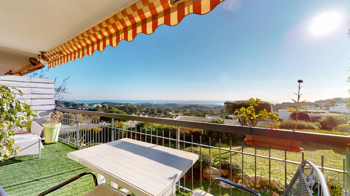 Appartement à VALLAURIS