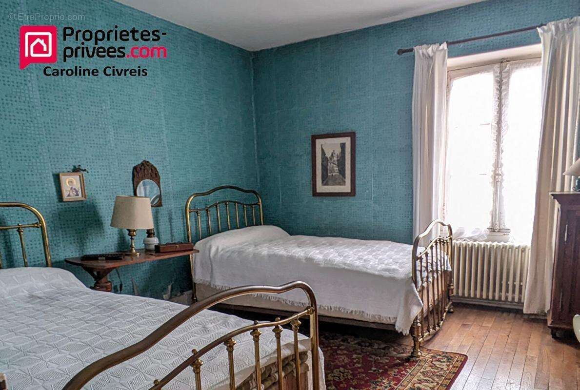 Propriété : maison de maitre avec ferme attenante + 5 hectares de prés - photo 9