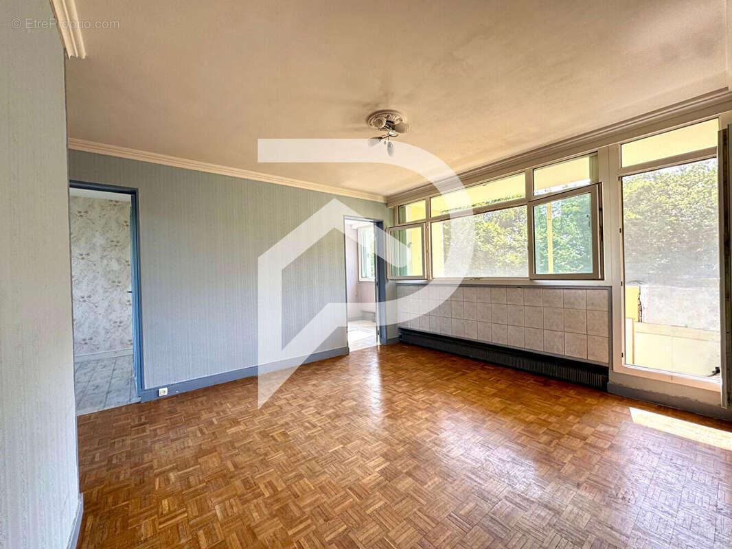 Appartement à VERNEUIL-SUR-SEINE