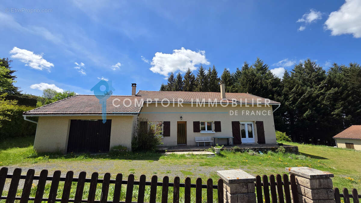 Maison à COUCOURON