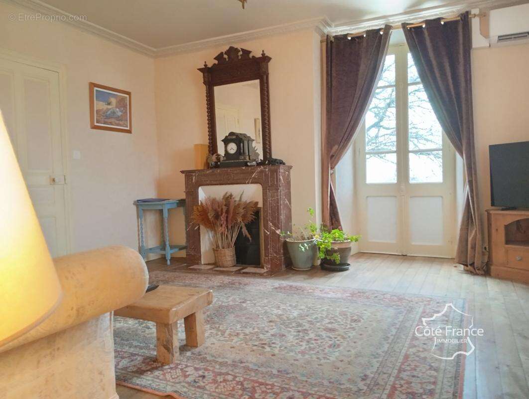 Maison à BARRIAC-LES-BOSQUETS