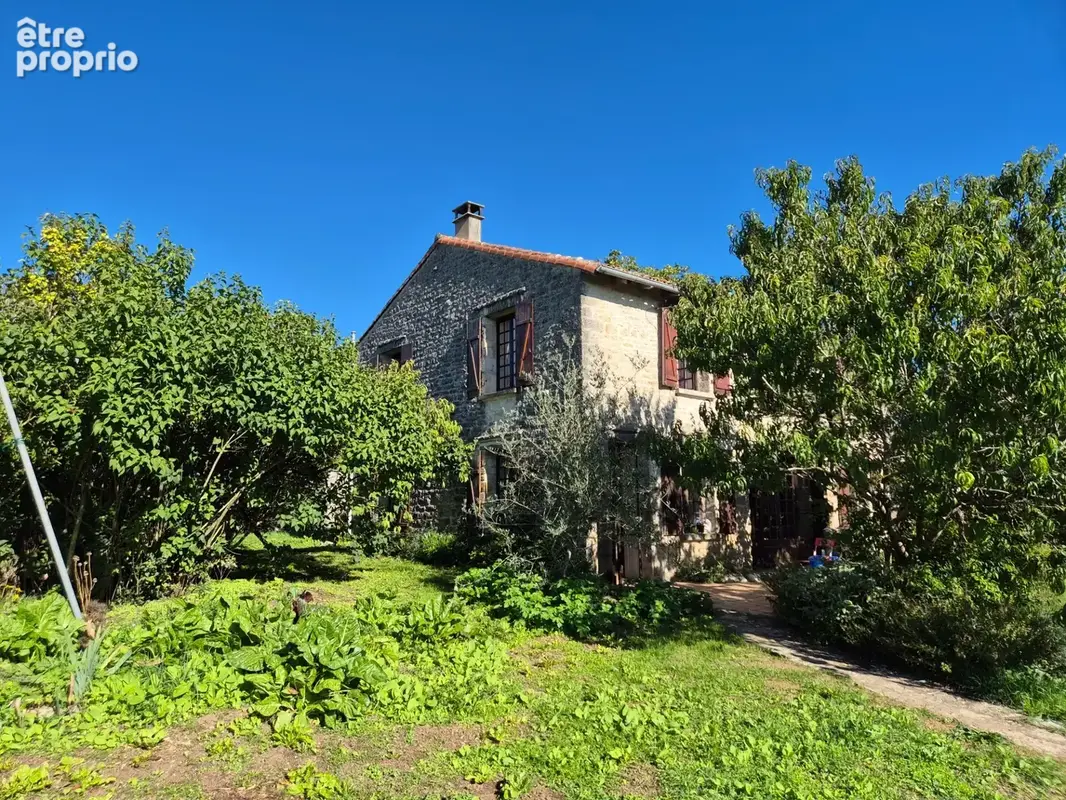 Corps de Ferme de 340 m2, avec plusieurs maisons indépendantes et 200 m2 de dépendances - photo 81