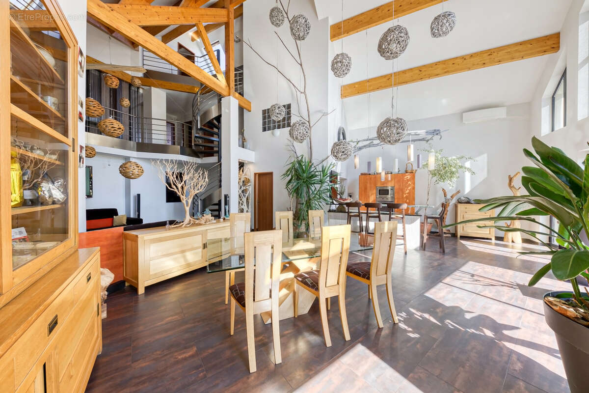 Maison à OZOIR-LA-FERRIERE