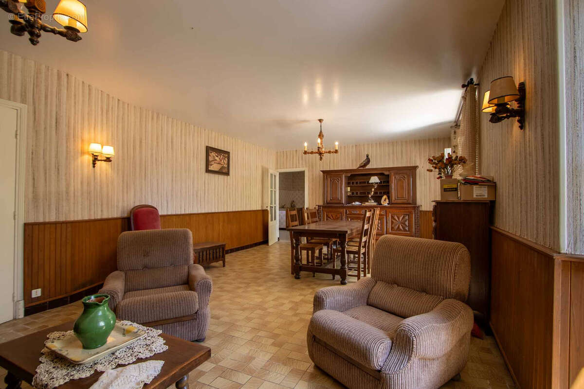 Maison à SAINT-MARTIAL-DE-NABIRAT