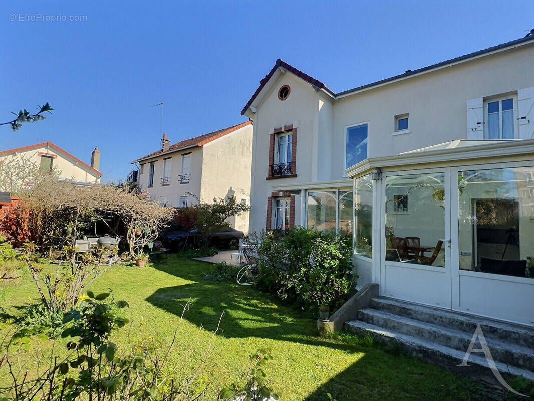 Maison à CHOISY-LE-ROI