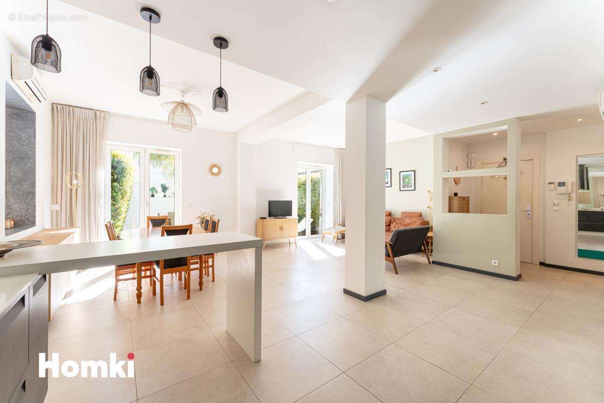 Appartement à MARSEILLE-7E