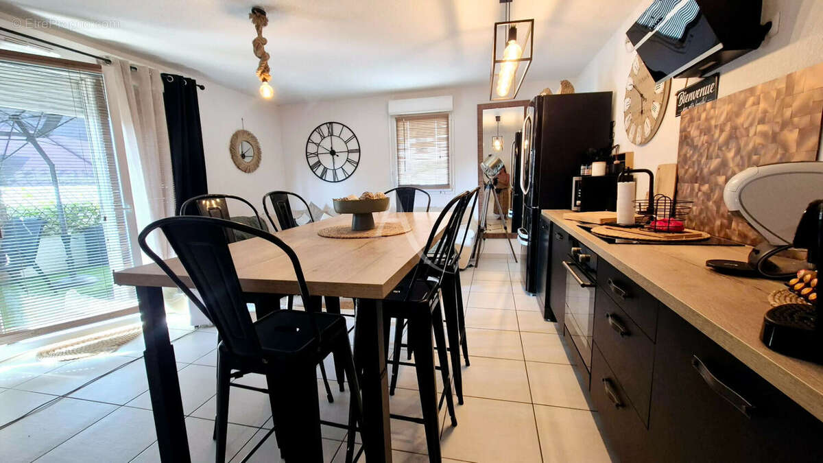 Appartement T3 à vendre à Frontignan - 65,65 m² - Résidence récente de 2020 - Terrasse de 12 m² - Parking privatif en sous-sol - photo 5