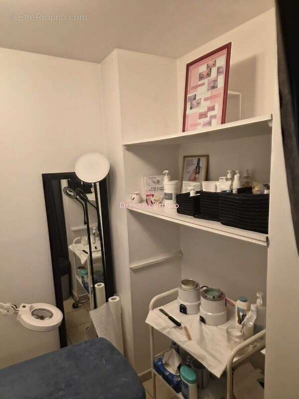 Commerce à PARIS-9E