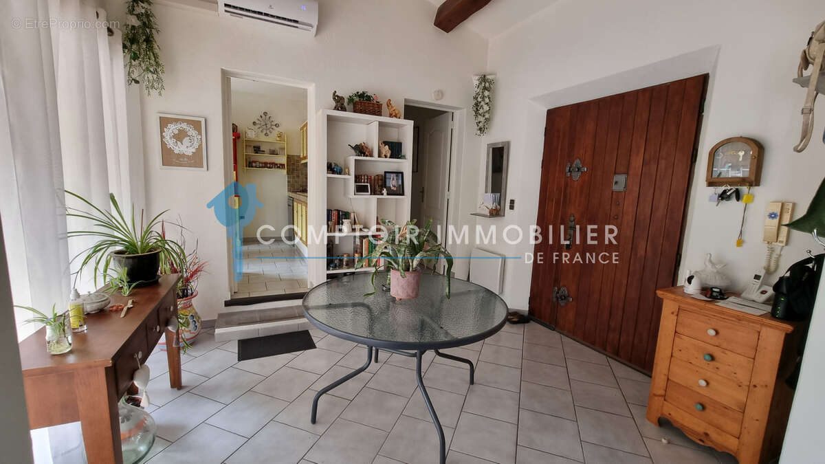 A VENDRE (VAR - 83) - Villa à vendre avec 3 chambres proche du village - photo 5