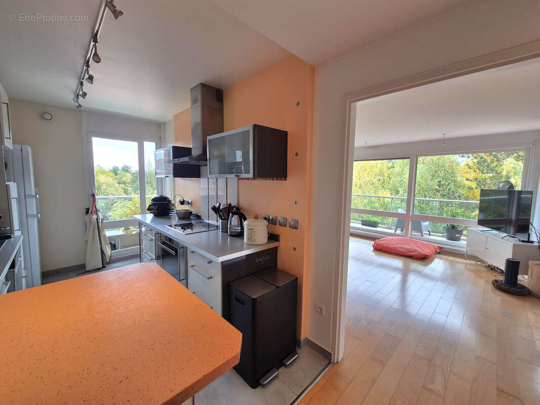 Appartement à JOUY-EN-JOSAS