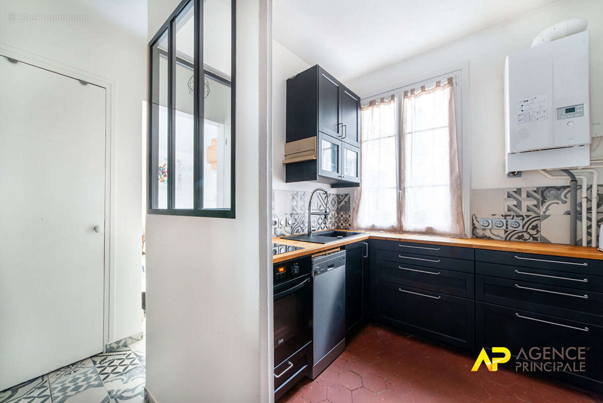 Appartement à LA GARENNE-COLOMBES