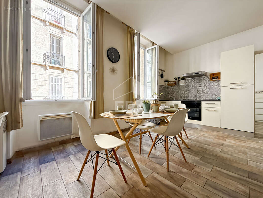 Appartement à MARSEILLE-6E