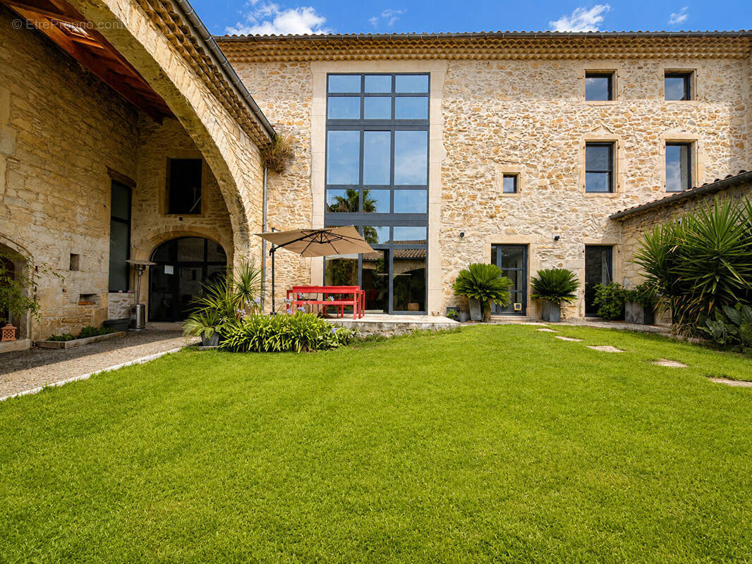 Maison à MONTELIMAR