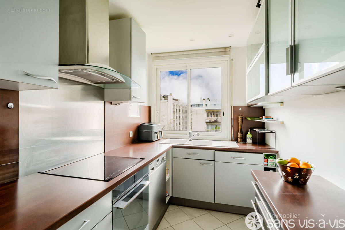 Appartement à NEUILLY-SUR-SEINE