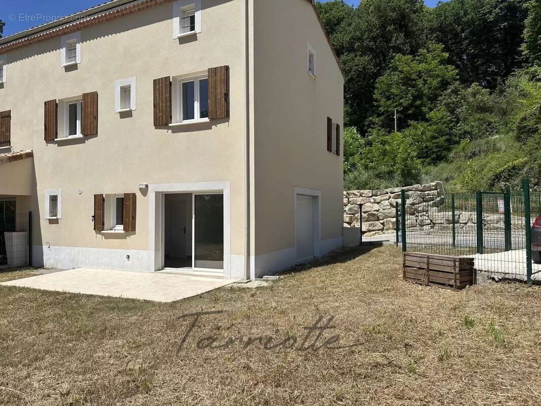 Maison à MONTELIMAR