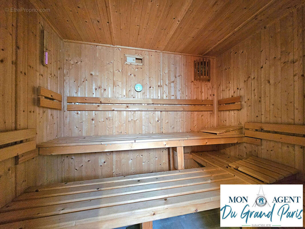 Maison à VERRIERES-LE-BUISSON