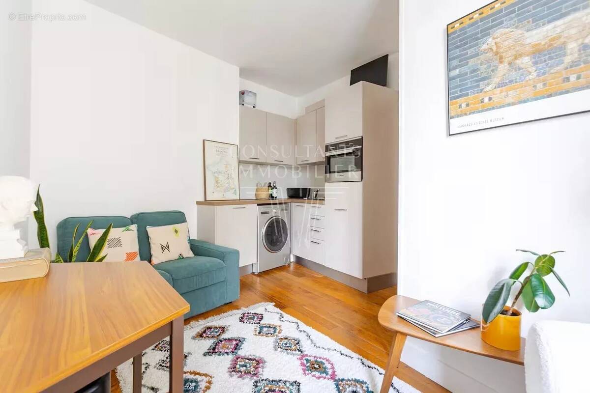 Appartement à PARIS-16E
