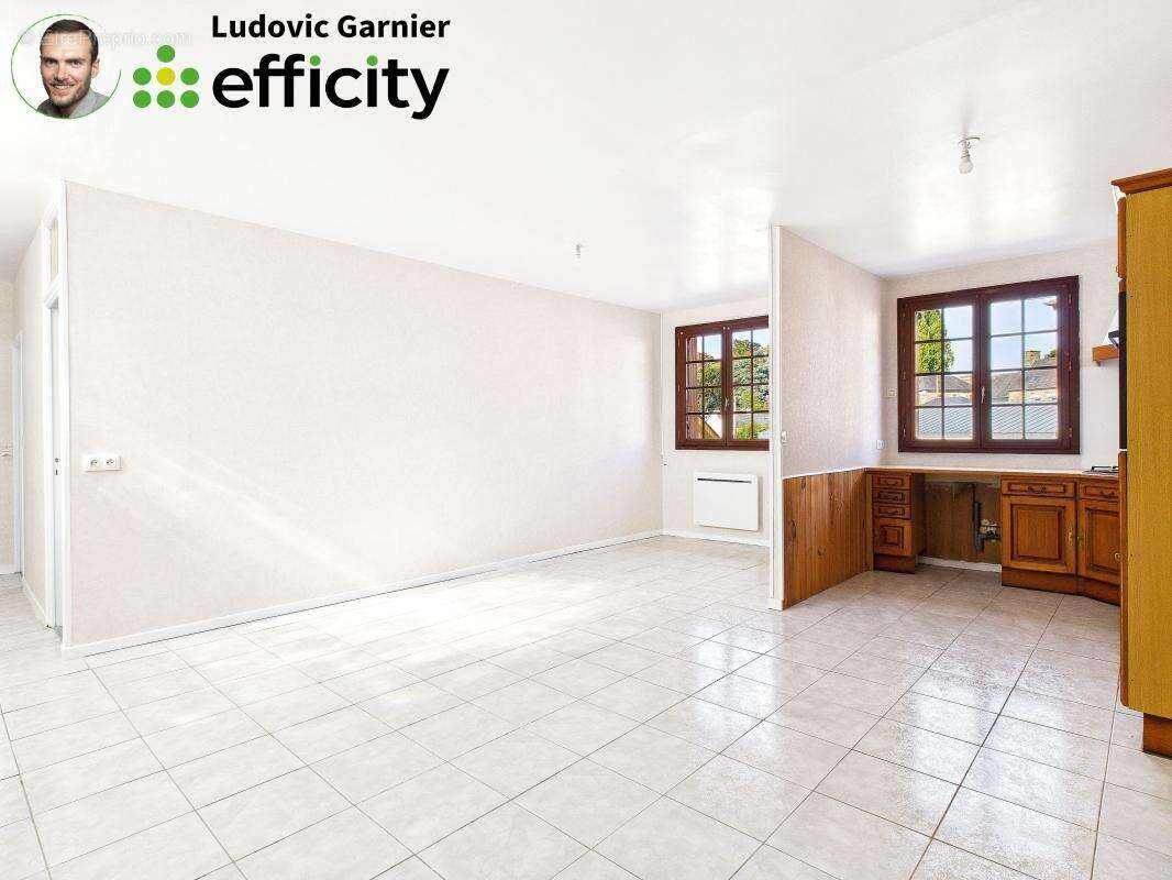 Maison à FOUGEROLLES-DU-PLESSIS