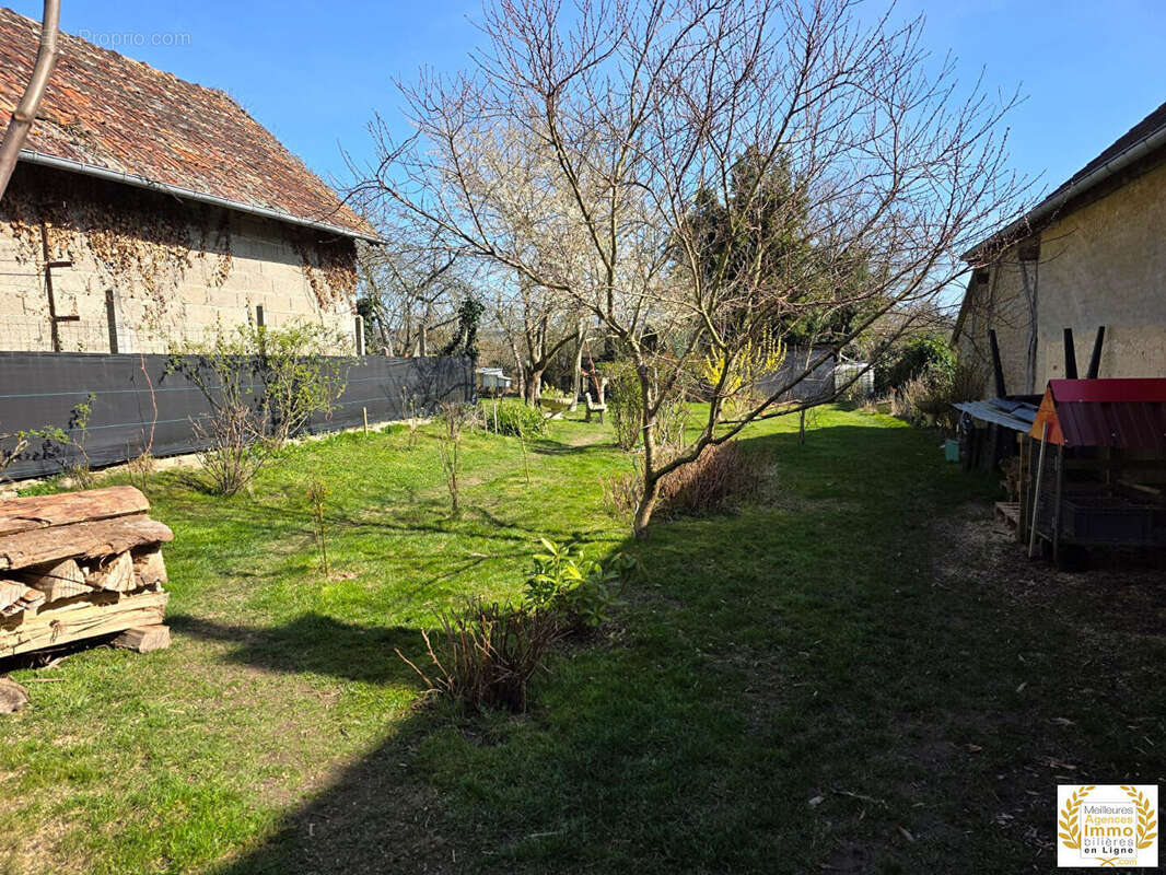 Maison à NEUFCHATEL-EN-SAOSNOIS