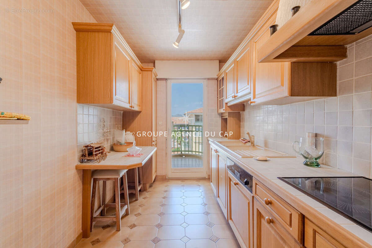Appartement PORT FRÉJUS  Duplex 115 m² en dernier étage avec terrasse, vue mer, vue port et grand garage - photo 9