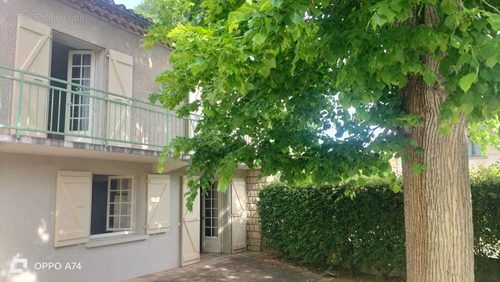 Maison à CAHUZAC-SUR-VERE