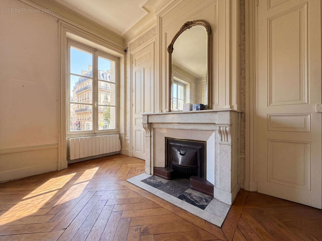 Appartement T3 de 79 m² - Secteur GAMBETTA - photo 2