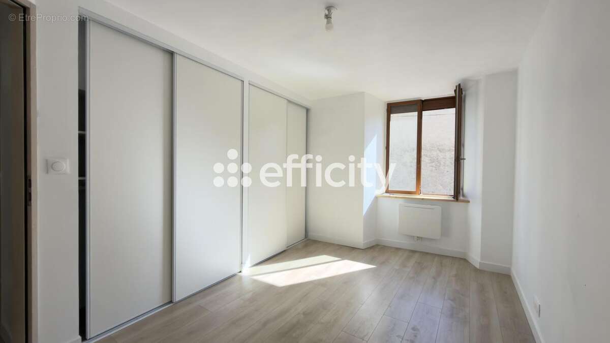 Appartement rénové - photo 10