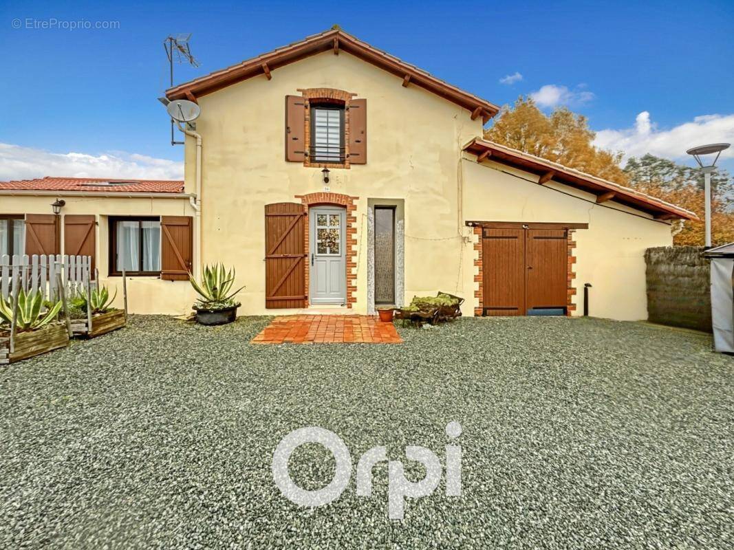 Maison à SAINT-DENIS-LA-CHEVASSE