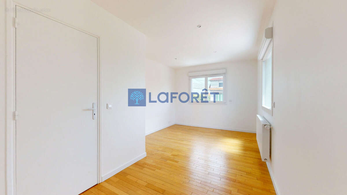 Maison à PARAY-VIEILLE-POSTE