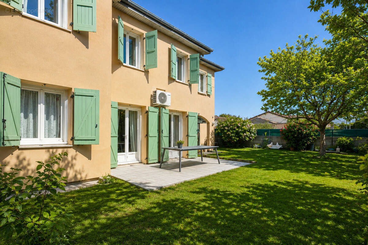 Maison à CHARVIEU-CHAVAGNEUX