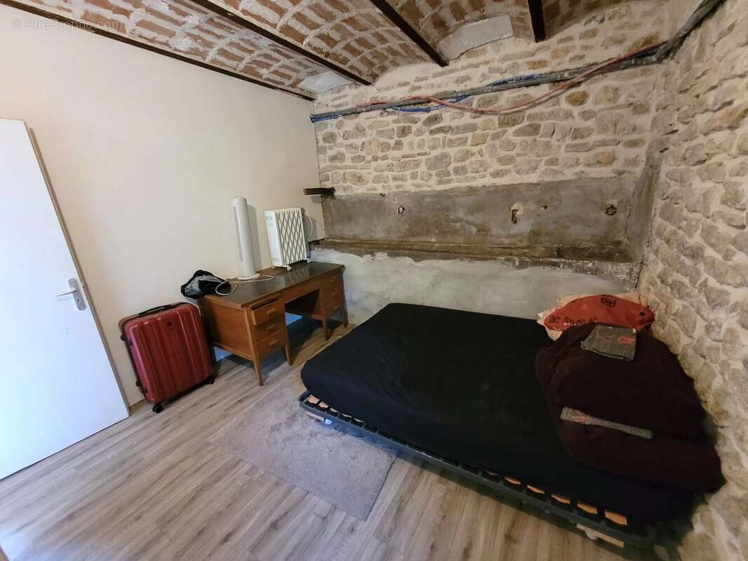 Maison à SAINT-HILAIRE-DE-BRETHMAS