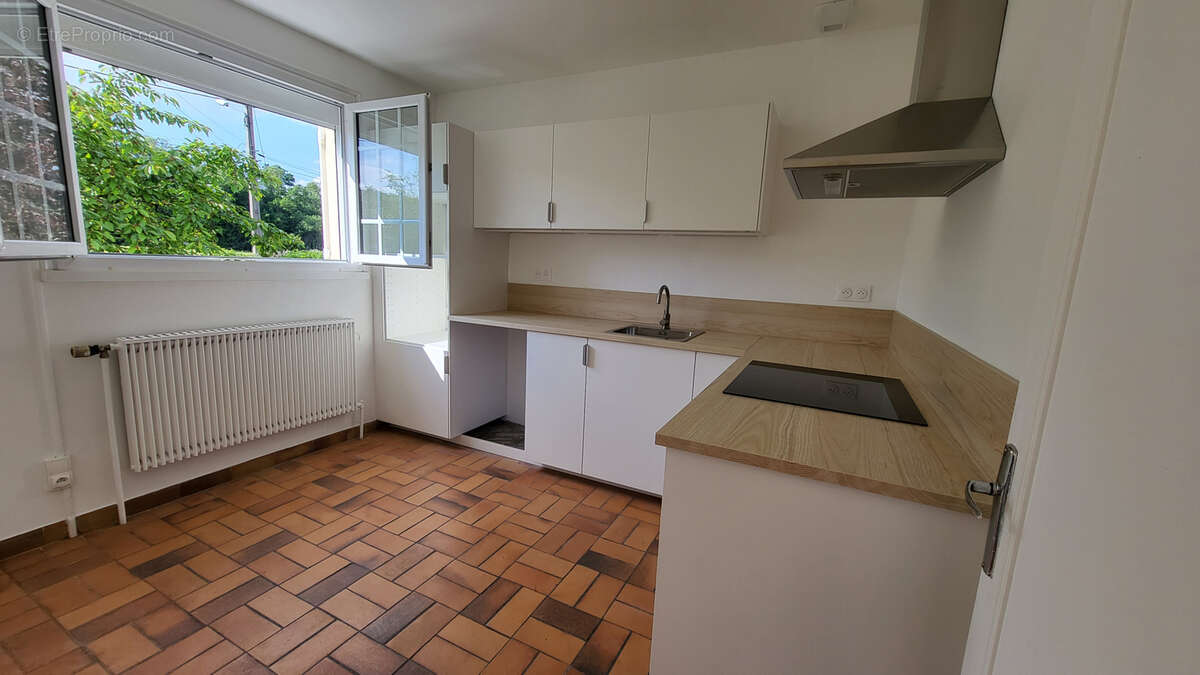 Maison à LA BONNEVILLE-SUR-ITON